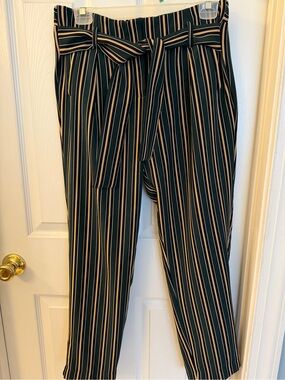 Body By Us striped dress pants w/high-waisted tie design & vertical stripes Sz L
